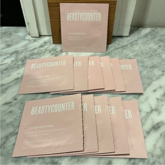 Beautycounter Countertime Lipid Defense
Cleansing Oil samples - Picture 2 of 2